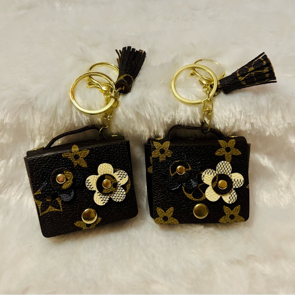 Fashion Jewelry Gold and Brown Floral Key Holder Set